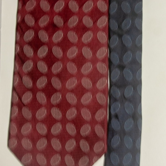 TOMMY HILFIGER 100% SILK RED & BLUE Men's Tie - Picture 6 of 7